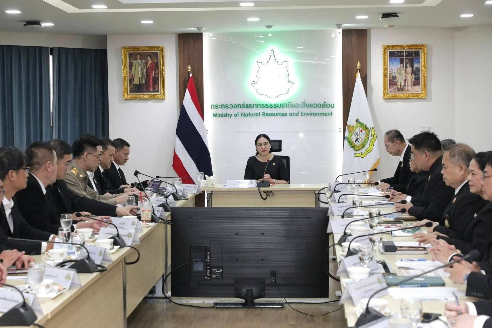 “ปลัด ทส. ดร.รวีวรรณ ภูริเดช” มอบนโยบายหัวหน้าหน่วยงานในสังกัด ย้ำชัด “มุ่งพา ทส. ให้ก้าวหน้า..มองประโยชน์ประเทศเป็นลำดับแรก..ยึดหลักธรรมาธิปไตย และน้อมนำพระบรมราโชวาทเป็นหลักในการทำงาน”