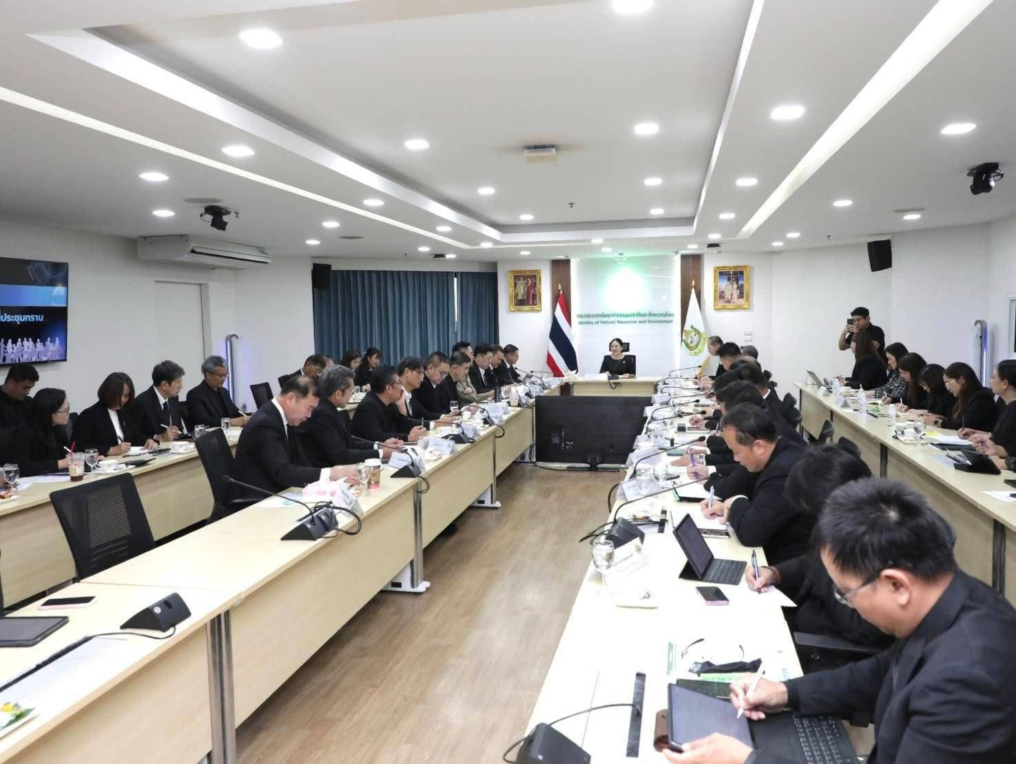 “ปลัด ทส. ดร.รวีวรรณ ภูริเดช” มอบนโยบายหัวหน้าหน่วยงานในสังกัด ย้ำชัด “มุ่งพา ทส. ให้ก้าวหน้า..มองประโยชน์ประเทศเป็นลำดับแรก..ยึดหลักธรรมาธิปไตย และน้อมนำพระบรมราโชวาทเป็นหลักในการทำงาน”