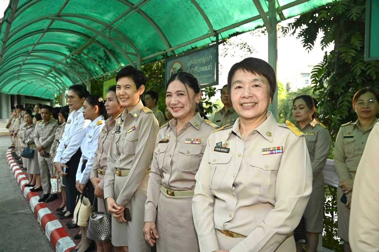 รมว.ทส. ‘สุชาติ’ เริ่มงานวันแรก เดินหน้าแก้ปัญหาสิ่งแวดล้อม เร่งคุมไฟป่า–หมอกควัน