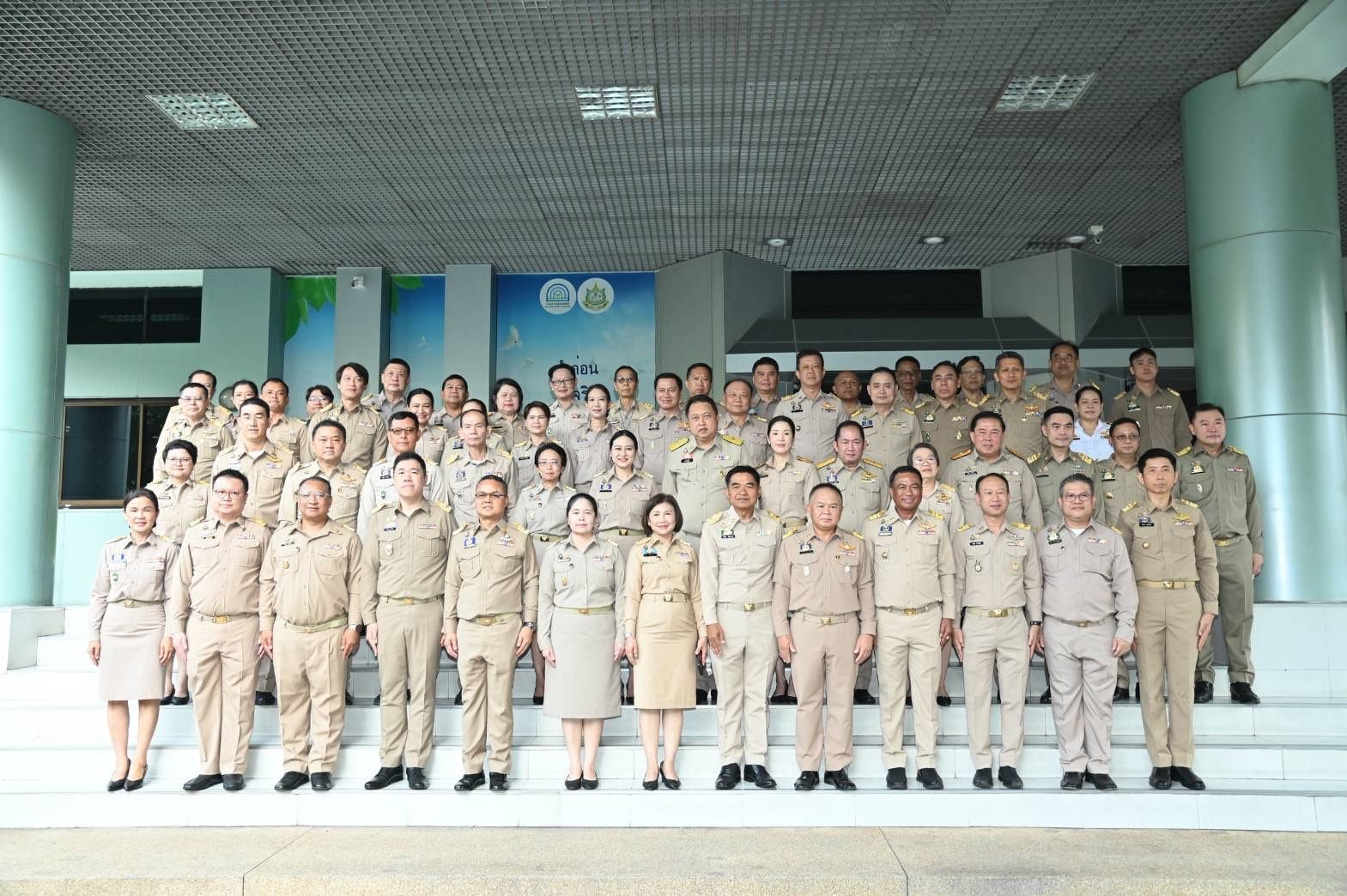 รมว.ทส. ‘สุชาติ’ เริ่มงานวันแรก เดินหน้าแก้ปัญหาสิ่งแวดล้อม เร่งคุมไฟป่า–หมอกควัน