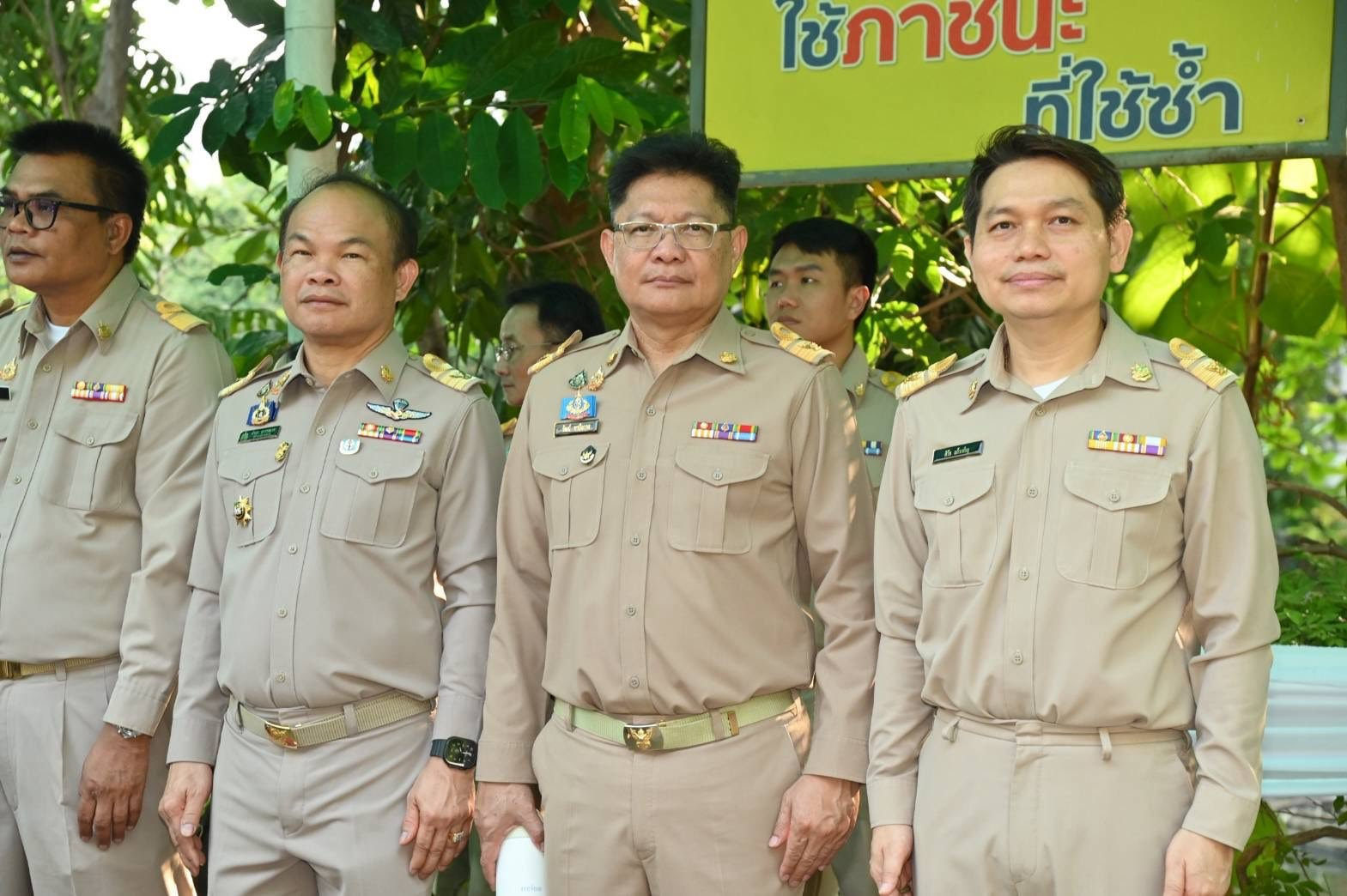 รมว.ทส. ‘สุชาติ’ เริ่มงานวันแรก เดินหน้าแก้ปัญหาสิ่งแวดล้อม เร่งคุมไฟป่า–หมอกควัน