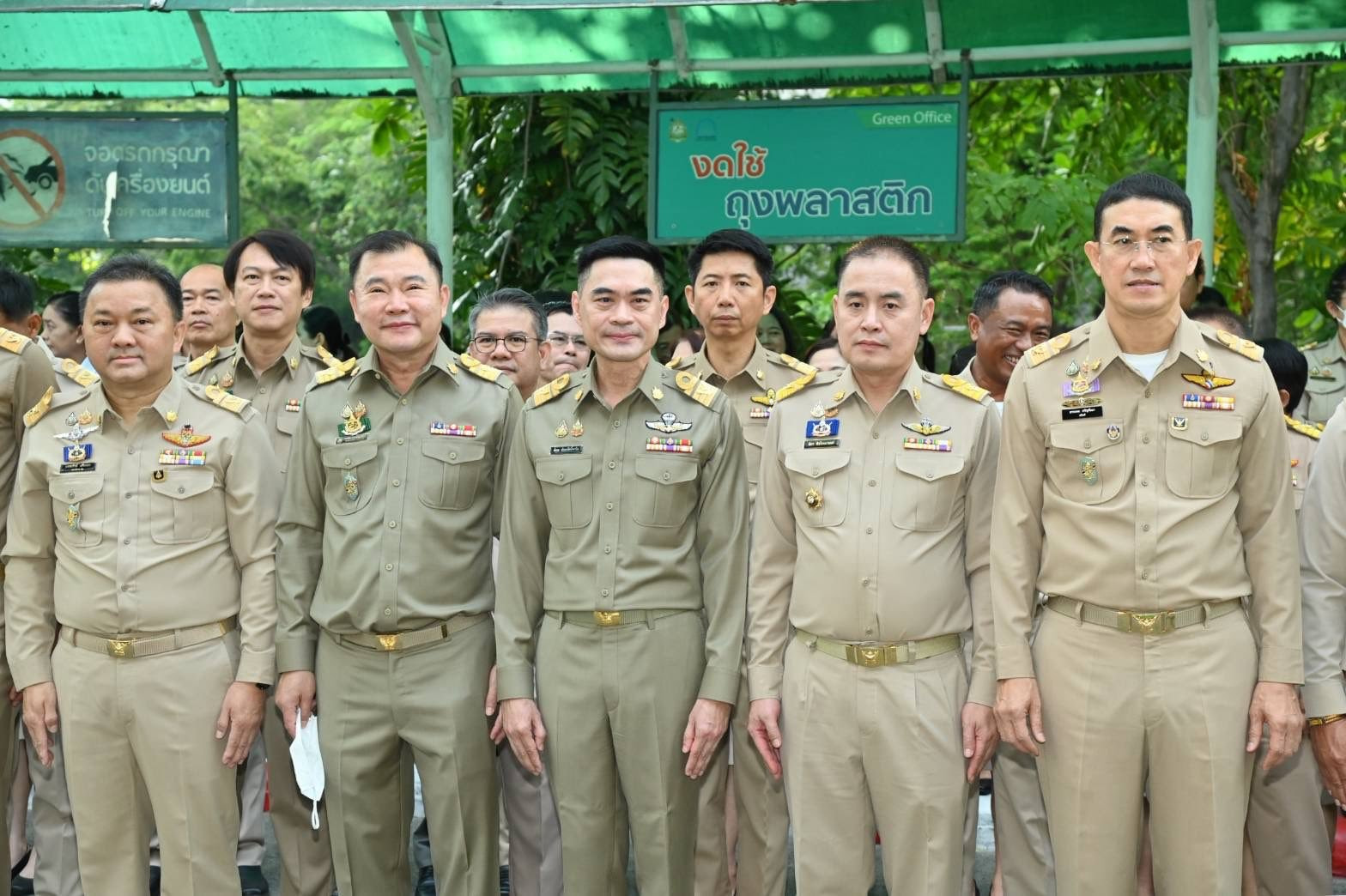 รมว.ทส. ‘สุชาติ’ เริ่มงานวันแรก เดินหน้าแก้ปัญหาสิ่งแวดล้อม เร่งคุมไฟป่า–หมอกควัน