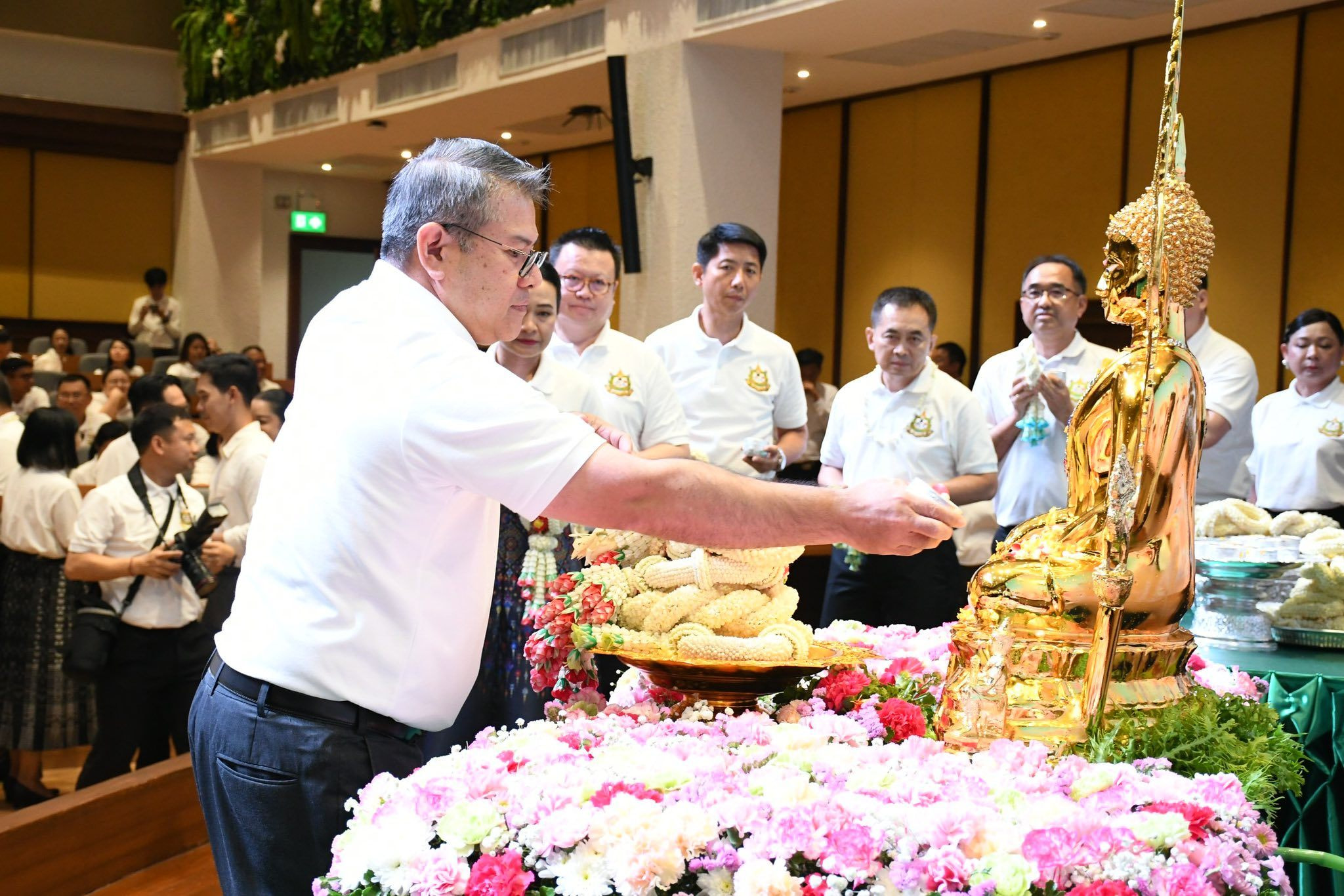 กรมลดโลกร้อน ร่วมสืบสานประเพณีสงกรานต์ 2569 สรงน้ำพระ–อวยพรบุคลากรทั่วประเทศ เสริมพลังใจองค์กรภายใต้การดำเนินงาน "ทส.หนึ่งเดียว”